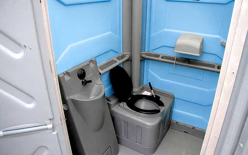 interno di un bagno chimico